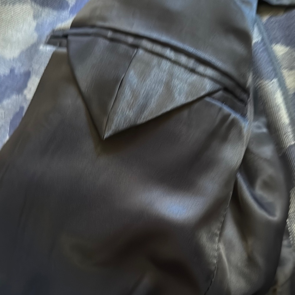 Lauren Ralph Lauren Blue Sport Coat with Modern Camo Design - Picture 4 of 6